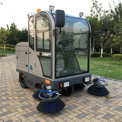 城市美容師 從傳統到電動，掃路車的演進與環衛新篇章